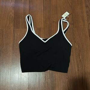 Aerie women’s black active wear cropped shirt size: M
